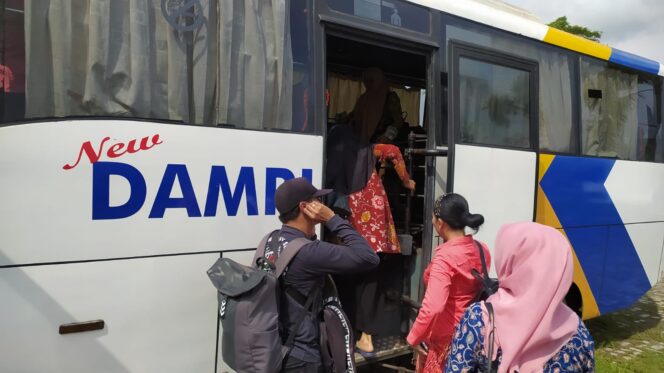 
Pemkab Jember Manjakan Penumpang Pesawat dengan Shuttle Bus Gratis Berfasilitas Nyaman