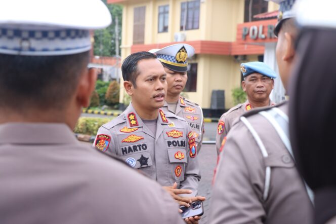 
Kapolres Pasuruan Warning Balap Liar dan Perang Sarung, Warga Diminta Jaga Kondusivitas Ramadan
