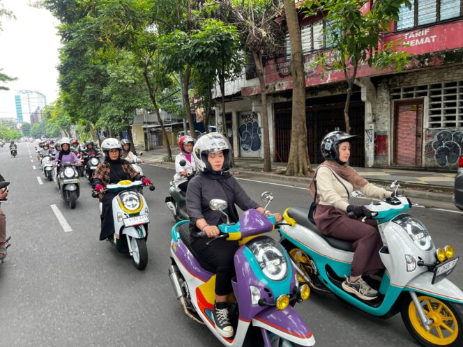 
Jago #Cari_Aman Saat Puasa, Wanita Tetap Happy Berkendara dengan Aman dan Nyaman