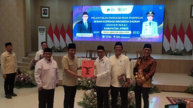
Kepengurusan Baru Dekopinda Jember Dilantik, Koperasi Didorong Adaptif dan Digital