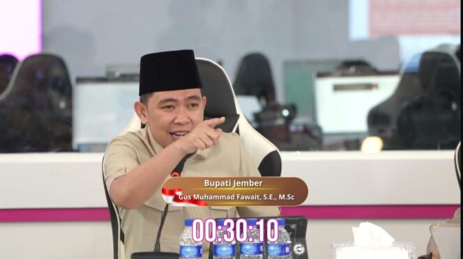 
Transparansi Era Digital, Fawait Jawab Kritik Warga Secara Real-Time