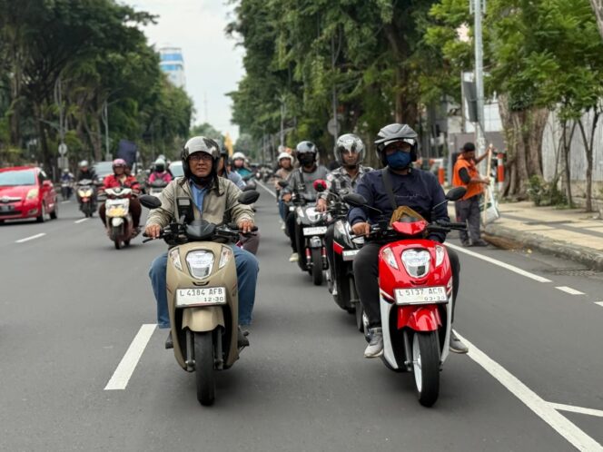 
Genio Ride & Chill City Rolling, Ajak Anak Muda Surabaya Tampil Stylish Sambil Jelajahi Ikon Kota dengan #Cari_Aman