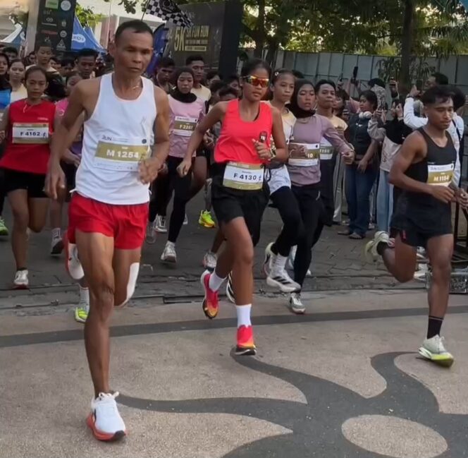 
Ribuan Pelari Meriahkan SR Fun Run 5K di Kota Pasuruan