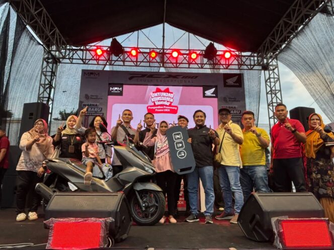 
Pengundian UKH Ponorogo Berlangsung Semarak, Konsumen Beruntung Raih Honda PCX160 CBS