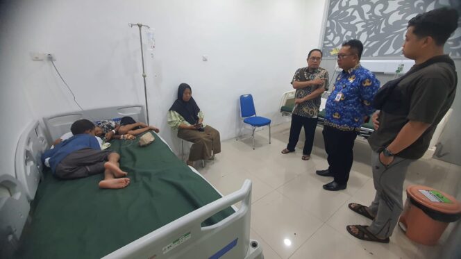 
SPPG Bermasalah Disorot, Ketua Fraksi NasDem Sebut Keselamatan Anak Lebih Penting dari Target Program MBG