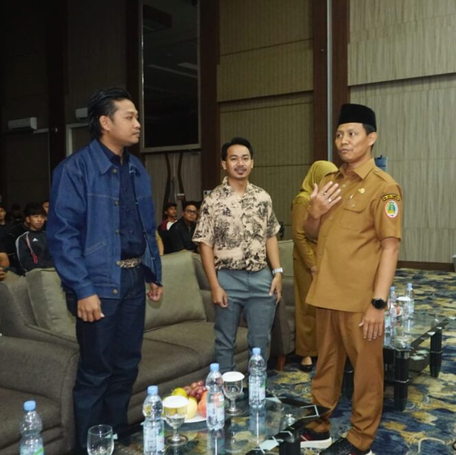 
Industri Barbershop Pasuruan Naik Kelas, Hadirkan Barber Internasional Asal Portugal