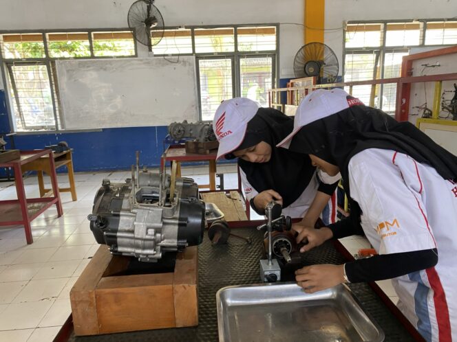 
Perkuat Pendidikan Vokasi, MPM Honda Jatim Kini Miliki 17 TUK Astra Honda