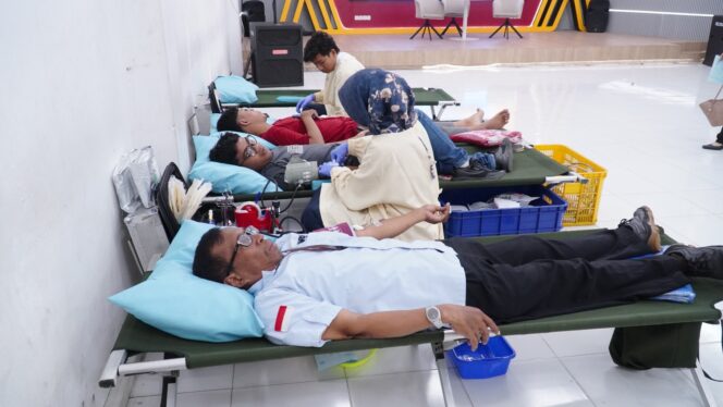 
SMK Negeri 2 Krian Gelar Donor Darah, Wujud Kepedulian dan Kontribusi Menyelamatkan Kehidupan