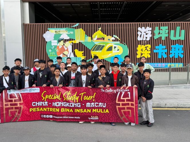 
Kiai Imjaz Kirim 300 Santri Studi Tur dan 64 Lulusan Bina Insan Mulia Raih Beasiswa ke 15 Kampus di China