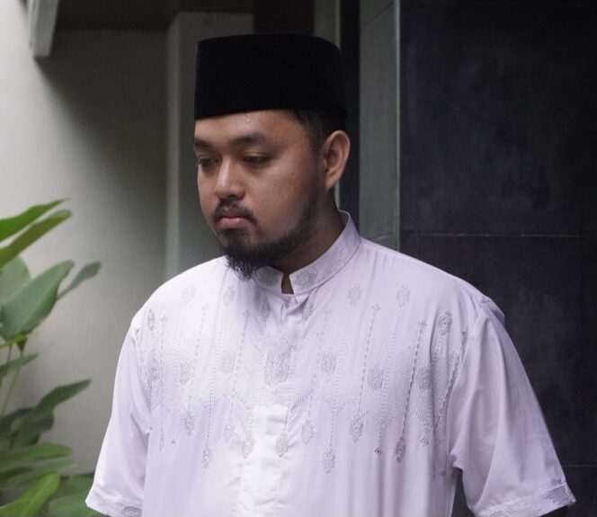 
Lebih Baik Lanjut KULIAH / MONDOK?