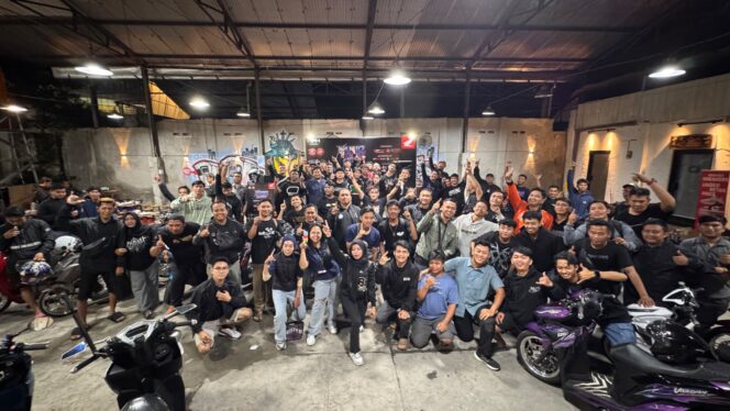 
Ratusan Bikers Honda Ramaikan Vario Street Nation di Surabaya