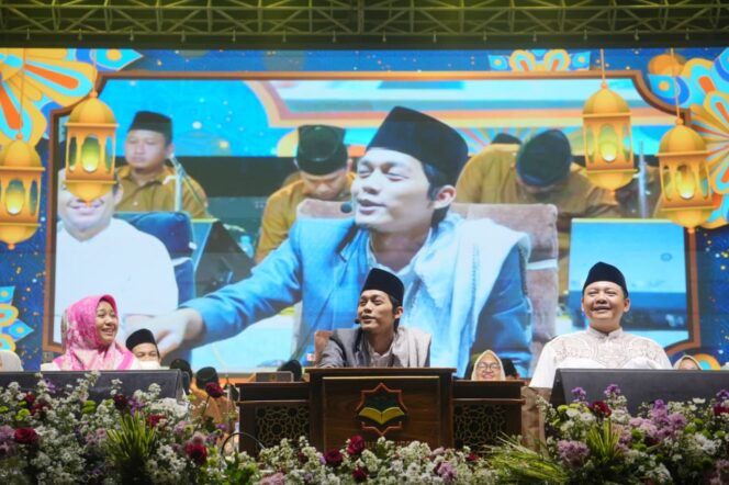 
Sambut HUT ke-108, Pemkot Mojokerto Gelar Pengajian Akbar Bersama Gus Iqdam di TBM