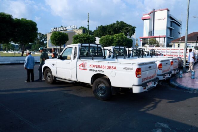 
48 Truk dan Pick Up Disalurkan, Koperasi Merah Putih Jember Siap Perkuat Ekonomi Desa 