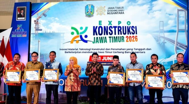 
PT Kinansyah Adi Jaya Land Sabet Penghargaan Gubernur Jatim, Siap Bangun 10 Ribu Rumah Subsidi di Jember