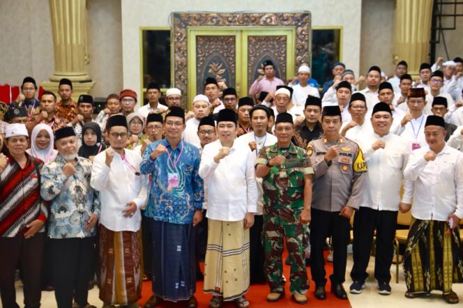 
Pemkab Jember Satukan Pesantren dan Guru Ngaji Lewat Forum Komunikasi, Bidik Percepatan Pembangunan Daerah