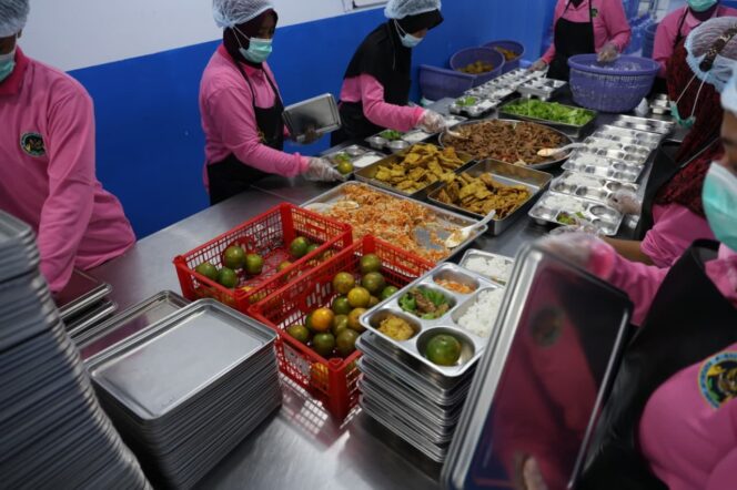 
SPPG Serap Puluhan Warga Lokal, Buka Akses Ekonomi bagi Keluarga Rentan di Jember