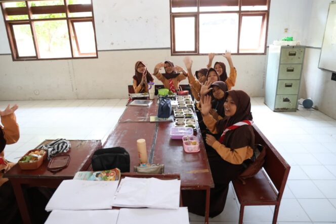 
Ada Menu Istimewa Setiap Jumat, SPPG di Jember Sajikan Olahan Daging Sapi untuk Penuhi Gizi Penerima Manfaat