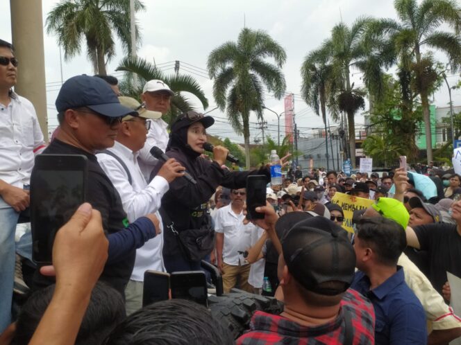 
Suara Kecil dari Aksi FMJM Jember: Guru, Emak-emak, hingga Supplier Telur Ceritakan Harapan dari MBG 