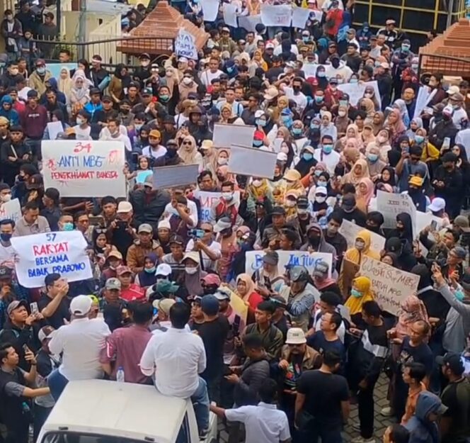 
Bupati Jember Nilai Aksi Dukungan MBG Jadi Bukti Demokrasi Berjalan: Perbedaan Aspirasi Harus Dihormati