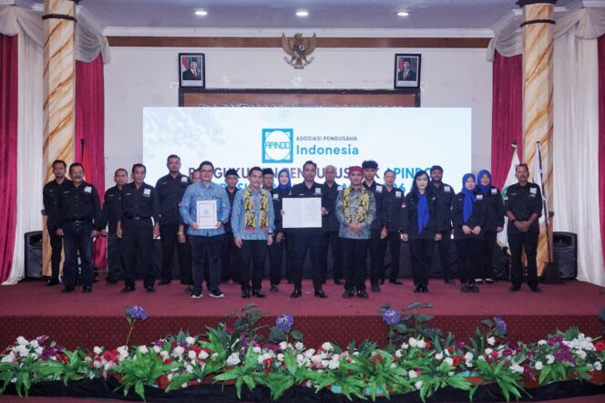 
Pengurus APINDO Kota Pasuruan Dikukuhkan, Mas Adi Minta APINDO Jadi Mitra Strategis 