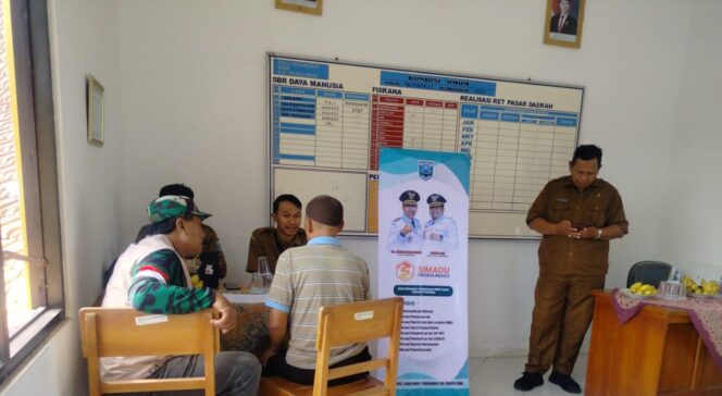
Dorong UMKM Naik Kelas, DKUPP Kabupaten Probolinggo Fasilitasi Legalitas Usaha dan Produk Bagi Pedagang Pasar