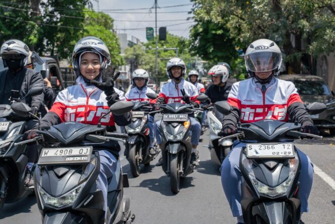 
Liburan Seru Tanpa Khawatir, Pelajar Diajak Jago Cari_Aman di Jalan dan Belajar di MPM Safety Riding Center