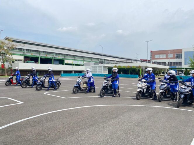 
Belum Bisa Naik Motor? Belajar dari Awal dengan Benar, Jadi Jago Cari_Aman Biar Happy