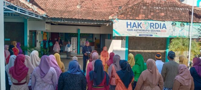 
Peringati Harganas Ke-33, DP3AP2KB Kabupaten Probolinggo Perkuat Ketahanan Keluarga Hadapi Era Digital