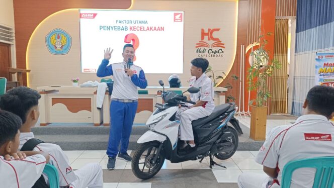 
Posisi Berkendara yang Benar, Kunci Jago Cari_Aman Biar Happy