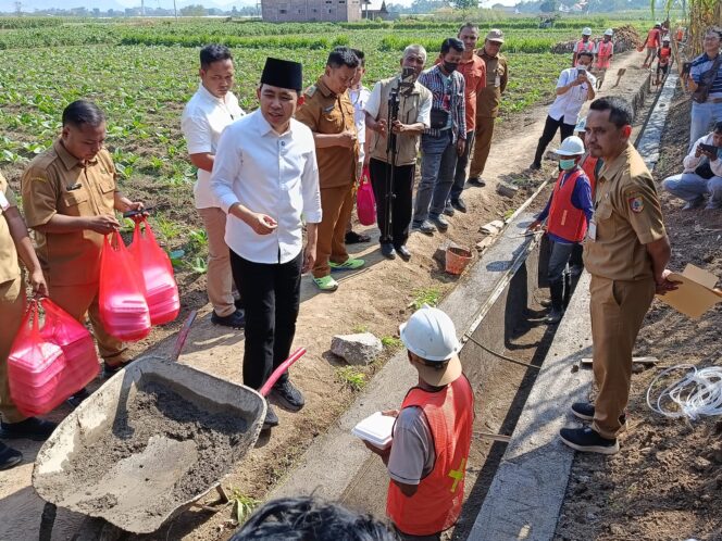 
Setelah Bertahun-tahun Kekurangan Air, Petani Jenggawah Kini Sambut Pembangunan Irigasi 