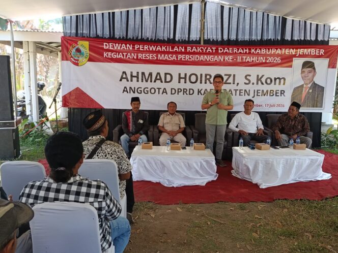 
Reses DPRD Jember, Warga Pakusari Dapat Penjelasan Program Prioritas Pemkab 