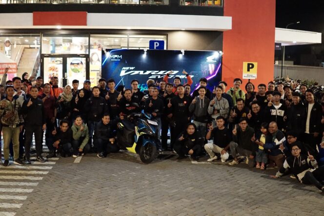 
New Honda Vario 160 Evo Ajak Komunitas Nikmati Night Ride di Kota Malang