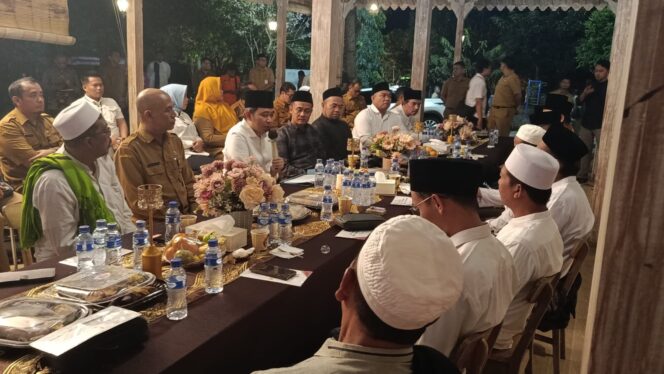 
Fawait Bentuk Forum Komunikasi Pesantren, Siapkan Jalur Layanan Khusus bagi Pengasuh Ponpes