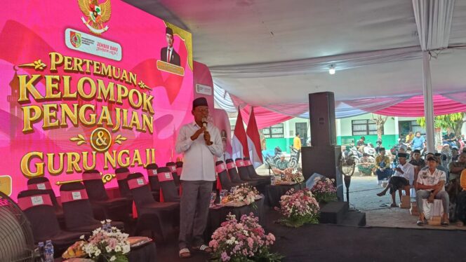 
Ketua DPRD Jember Jadi Pengisi Bunga Desaku, Warga Mayang Sampaikan Beragam Aspirasi
