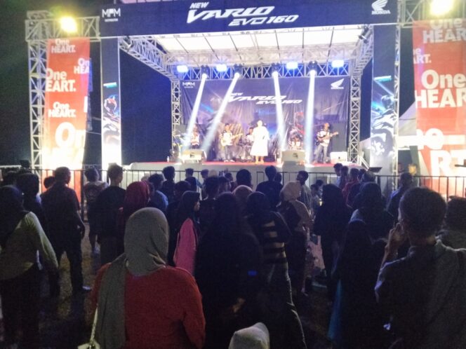 
Public Exhibition New Honda Vario EVO 160 Hadirkan Pengalaman Berkendara Seru di Pasuruan