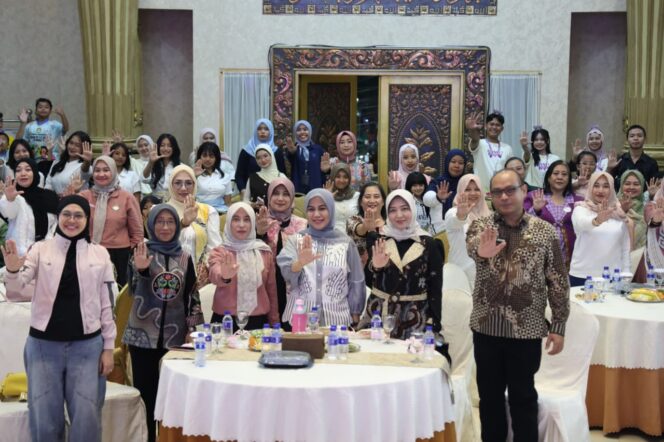 
Kurikulum CINTA Ning Ghyta: Cara Orang Tua Belajar Mencintai Anak