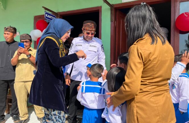 
Launching PAUD-SD Satu Atap, Ning Marisa Tegaskan Setiap Anak Berhak Dapatkan Pendidikan Berkualitas Sejak Dini