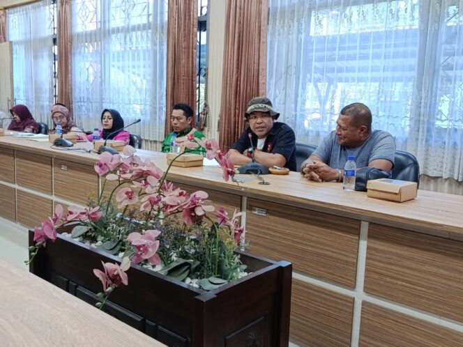 
KDMP Jatimulyo Bersinggungan dengan Rumah Warga, DPRD Jember Minta Stakeholder Duduk Bersama