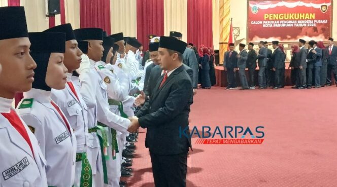 
74 Paskibraka Kota Pasuruan Dikukuhkan