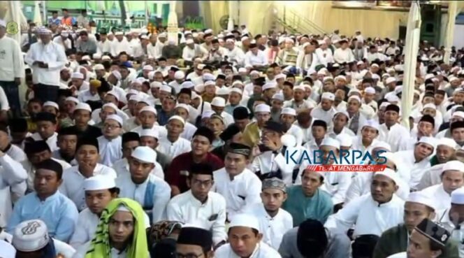 
Ribuan Jemaah Padati Maulid Al-Habsyi Jelang Puncak Haul Ke-45 KH Abdul Hamid di Pasuruan