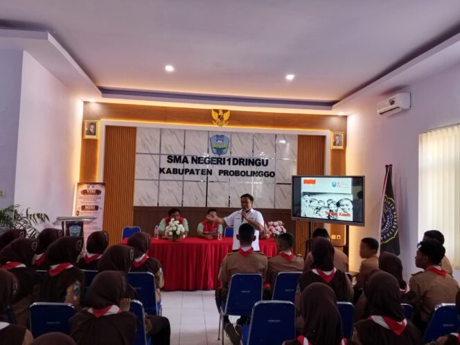 
PMI Kabupaten Probolinggo Berikan Edukasi Kesehatan Bagi Pelajar SMAN 1 Dringu