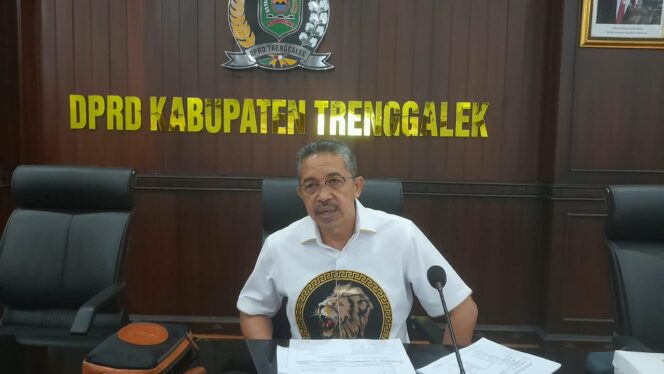 
Dua Ranperda Disetujui Jadi Perda, Ketua Pansus III DPRD Trenggalek Harap Perbup Segera Dituntaskan