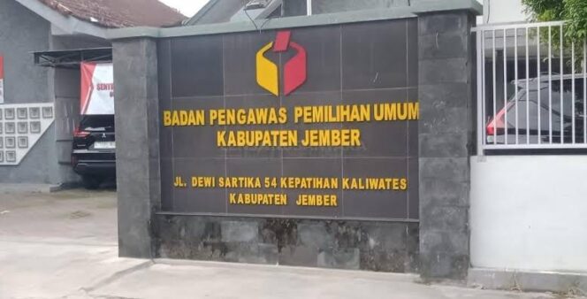 
Sanda Tegaskan Hisyam Masih Bertugas di Bawaslu Jember Saat Dituding Bolos Kerja