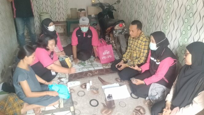 
Ibu Hamil Risiko Tinggi di Kranjingan Didatangi Tim Home Care Jember