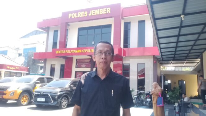 
Guru MI di Jember Diduga Nikahi Wali Murid Secara Siri, Prosesi Pernikahan Dipersoalkan