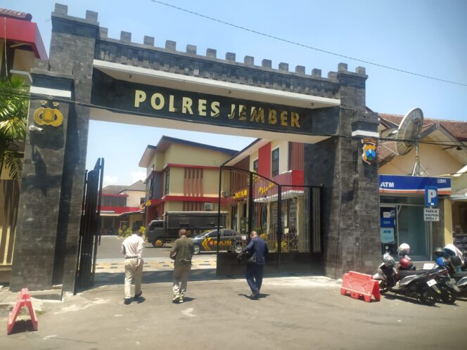 
Boby Diperiksa Polres Jember, Sengketa Kontrak Kafe Tujuh Bidadari Berujung Laporan
