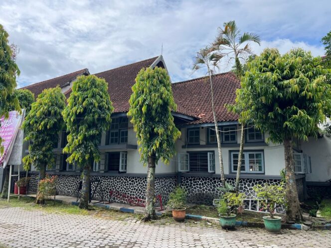 
SMPN 10 Jember Resmi Jadi Bangunan Cagar Budaya