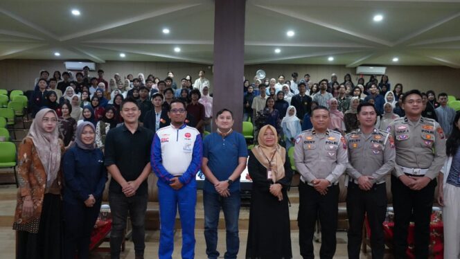 
Serunya “Secangkir Kopi, Sejuta Mimpi”, MPM Honda Jatim Ajak Mahasiswa Universitas Jember #Cari_Aman