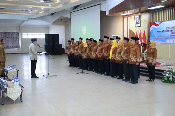 
PWRI Jember Dikukuhkan, Para Pensiunan Diminta Tetap Berkontribusi