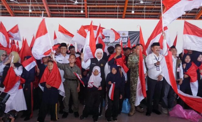 
Khofifah dan Danjen Akademi TNI Tinjau Sekolah Rakyat Terintegrasi 2 Kota Pasuruan
